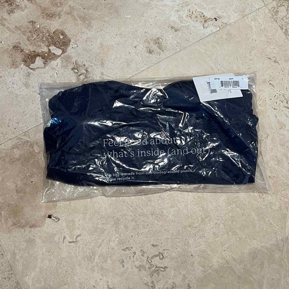 Never worn ANDIE swimsuit Nantucket XL Navy - Picture 3 of 6